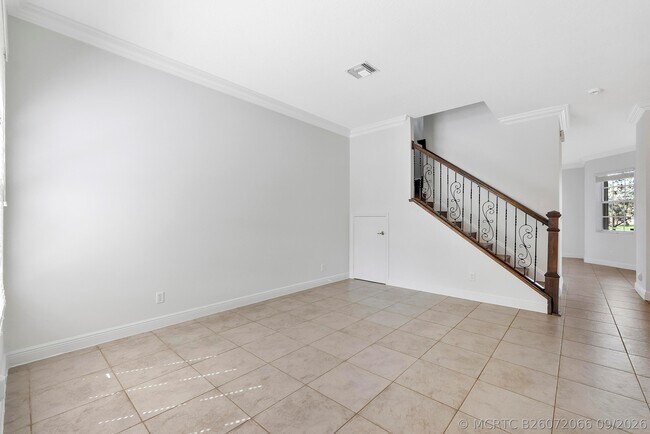 Foto del edificio - 3505 Lakeside Dr