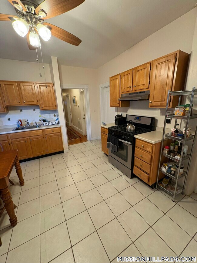 Foto del edificio - 123-125 Hillside St.