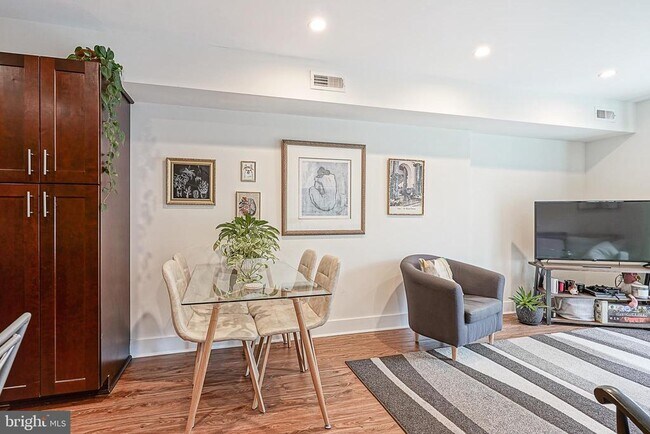 Foto del edificio - 1926 Bainbridge St