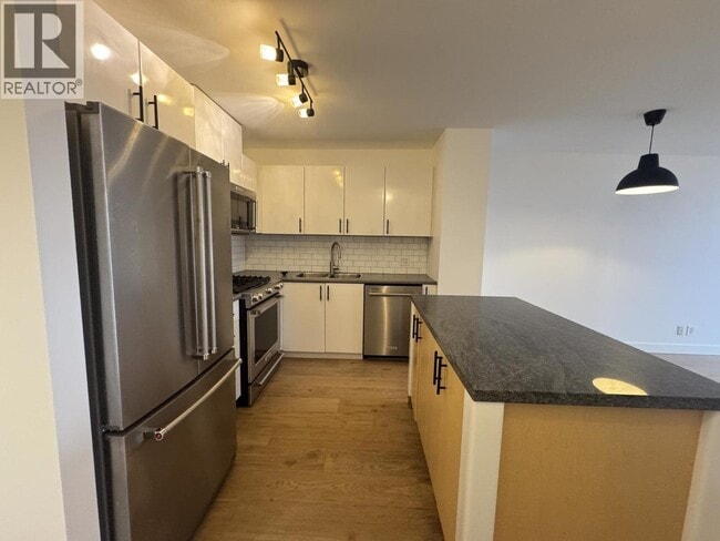 Photo du bâtiment - 175 W 1st St