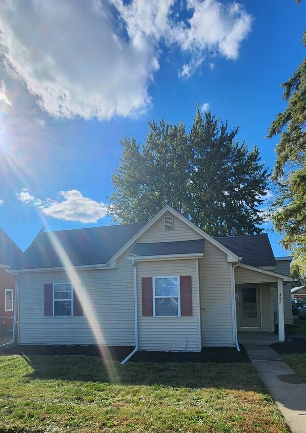 Primary Photo - 2 bedroom 1 bath