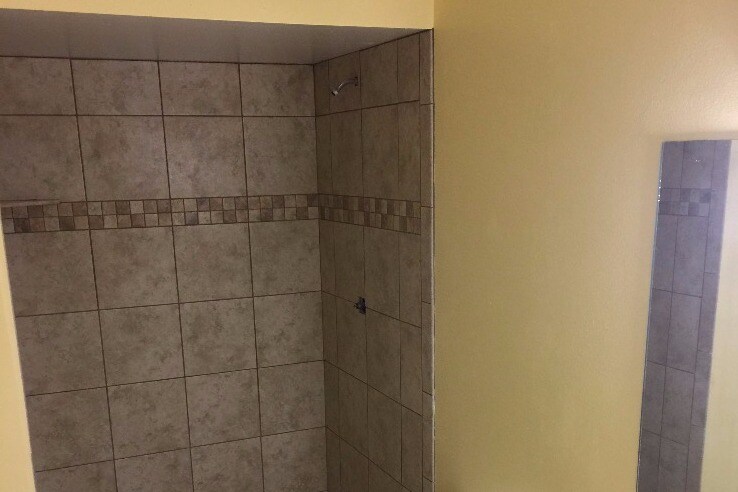 Main bath - 3213 Murrell Rd
