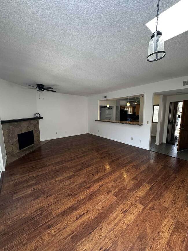 Foto del edificio - 8141 E Daniella Cir
