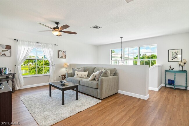 Building Photo - 886 Tanbark Dr
