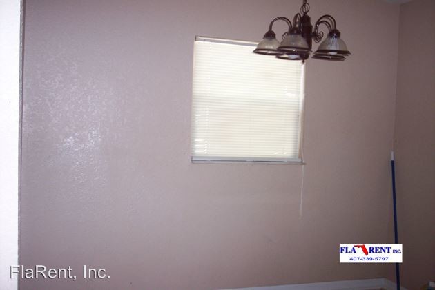 Building Photo - 950 N Triplet Lake Dr
