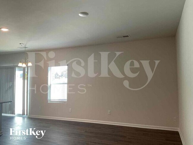 Foto del edificio - 10717 Rivergate Dr NW