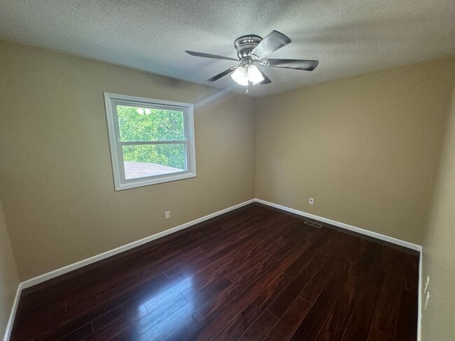 Building Photo - Spacious 3-Bedroom in Milan with 2-Car Garage!