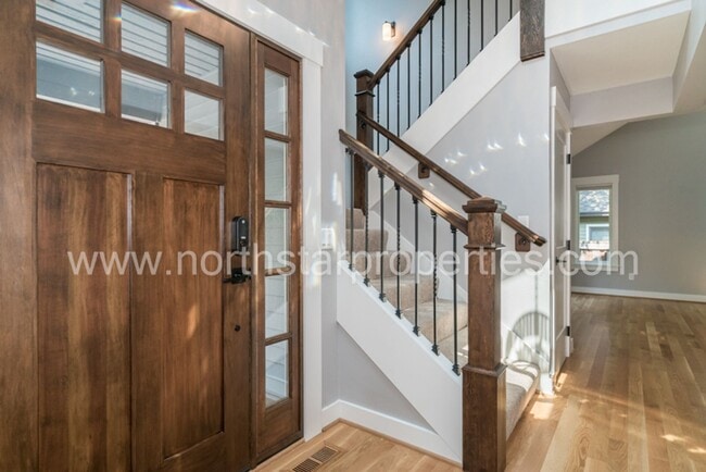 Foto del edificio - Newly Remodeled Lake Oswego Traditional