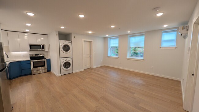 Building Photo - 55 Tunxis Ave