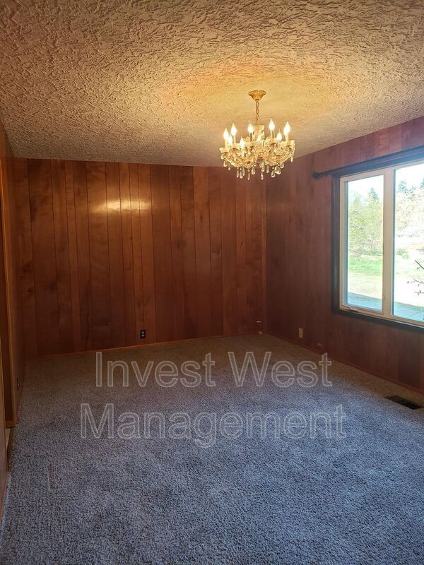 Building Photo - 3405 NE 88th St