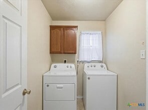 Building Photo - 1200 Lancelot Dr