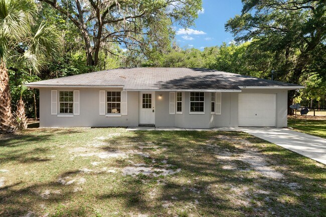 Foto del edificio - Country Living on 1 Acre – Move-In Ready 3 Bedroom Home in Reddick!