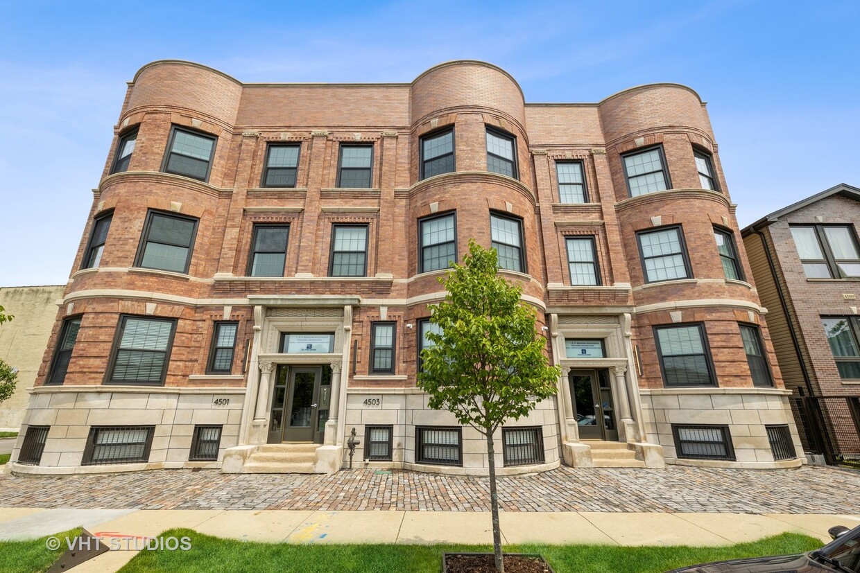Primary Photo - 4507 S Calumet Ave