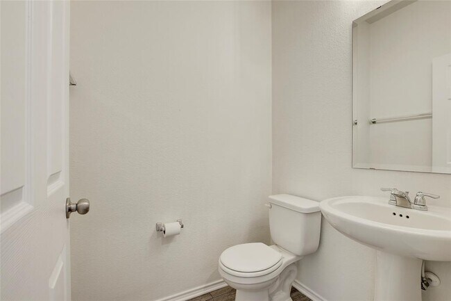 Foto del edificio - 449 Stone Water Ln