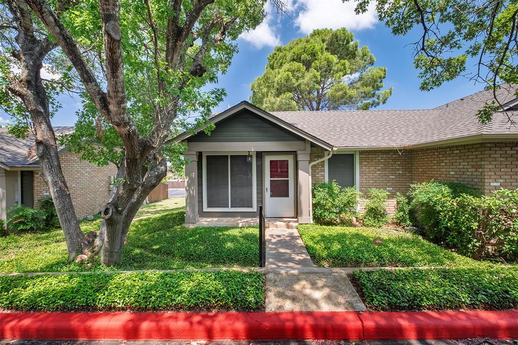 Foto principal - 1015 E Yager Ln