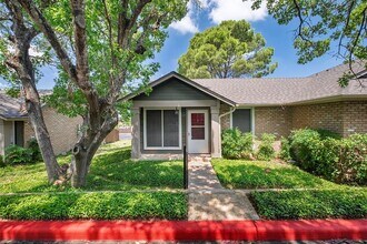 Building Photo - 1015 E Yager Ln