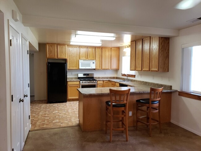 34 W Granite Ave