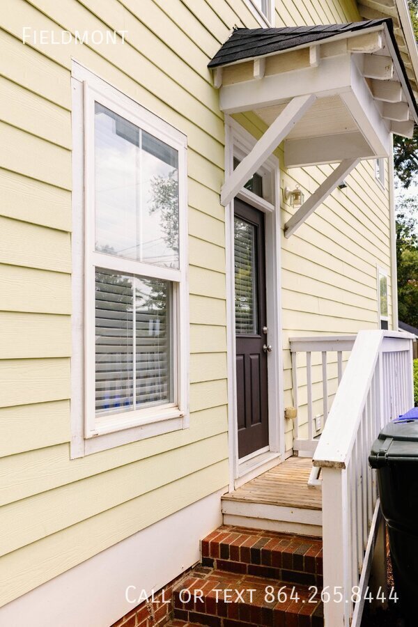 Foto del edificio - Bottom Floor Condo 5 minutes from Downtown!