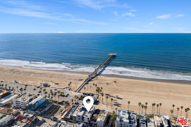 Foto del edificio - 3007 Ocean Front Walk