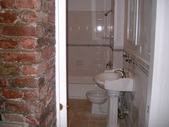 Interior - 115 Carlton Ave