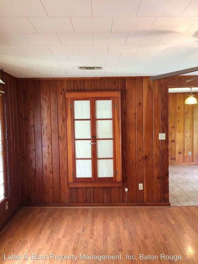 Building Photo - 4966 Bluebonnet Rd