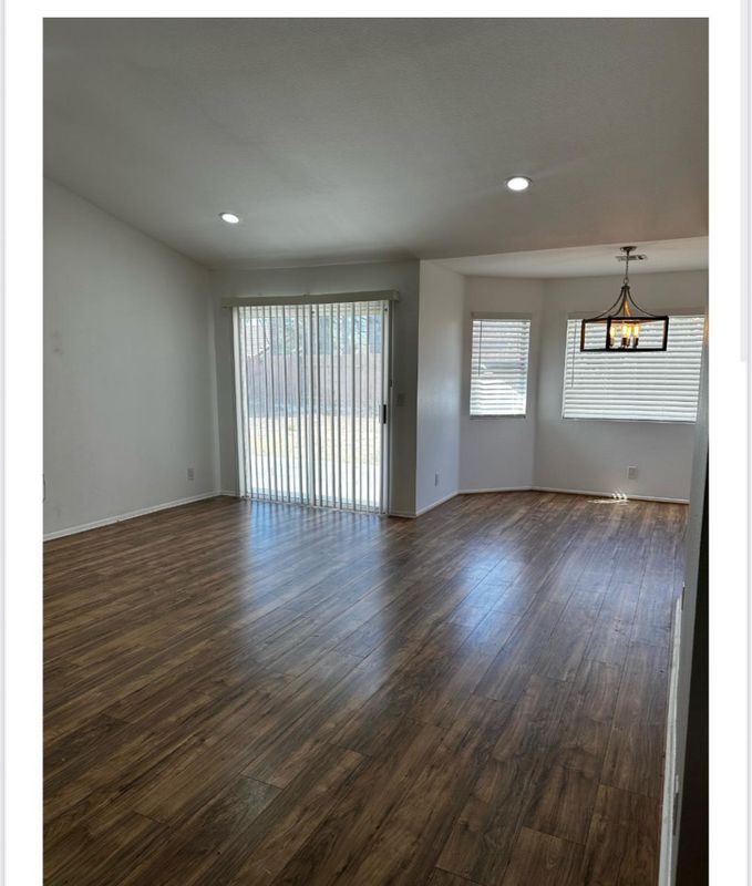 Foto principal - 5725 Monterey Pl