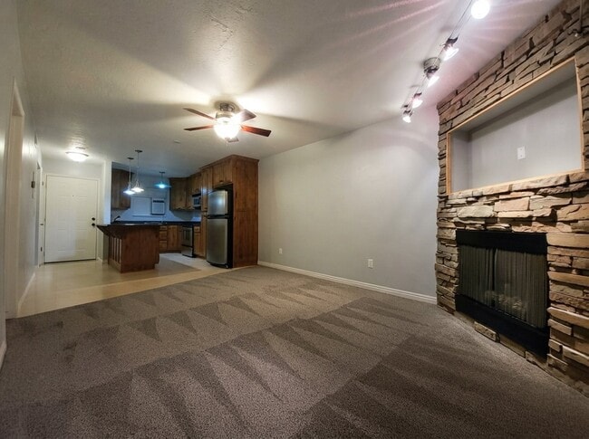 Building Photo - 5614 Meadow Ln