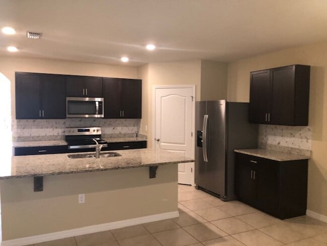 Foto del edificio - 4/2 with great FENCED in yard and upgraded!