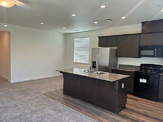 Building Photo - 806 Jovan Ct