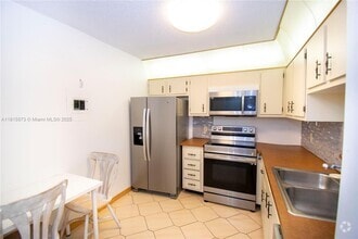 Building Photo - 130 S Shore Dr
