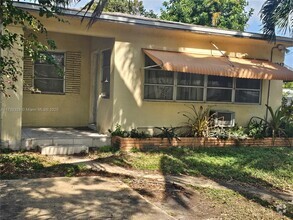 Building Photo - 1947 Funston St