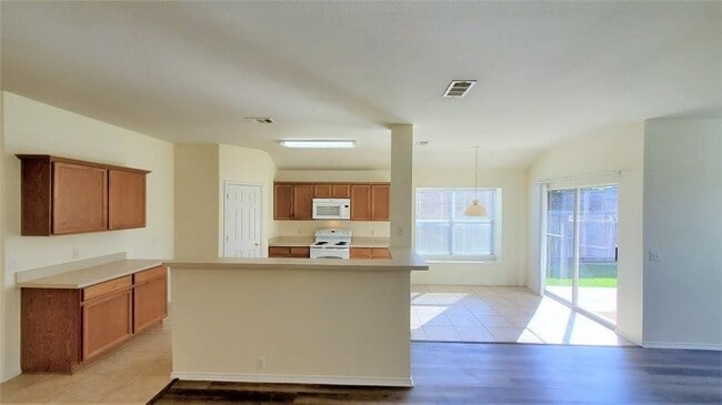 Building Photo - 1401 Dundee Dr