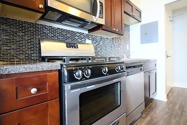 Building Photo - 1301 N Ritchie Ct