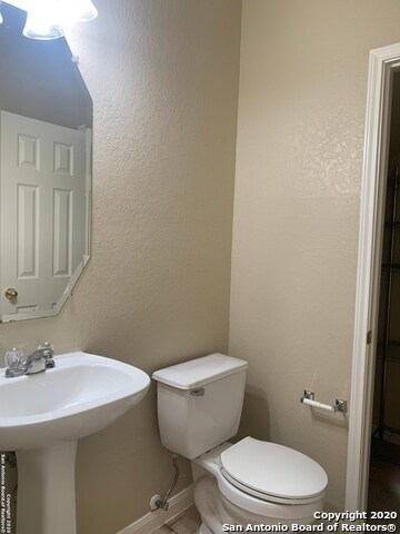 Foto del edificio - 20418 Cliff Park Ln