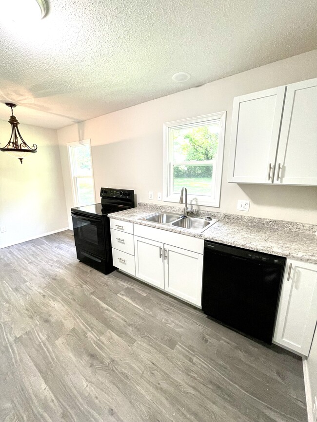 Kitchen right - 2156 W Brower St