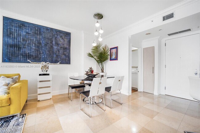 Foto del edificio - 888 Brickell Key Dr