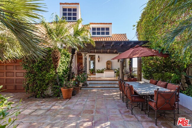 Foto del edificio - 24408 Malibu Rd