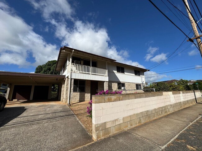 Building Photo - 5 bedroom Palolo/Kaimuki