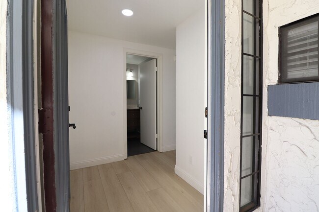 Building Photo - Spacious Northpointe Condo – 3 Bedrooms + Office | 3 Baths | Attached 2-Car Garage