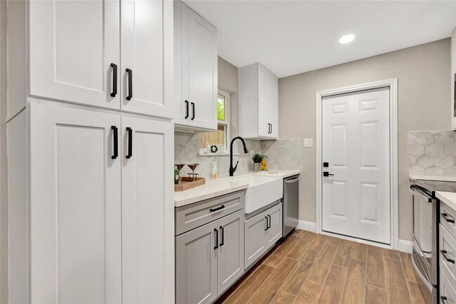 Building Photo - 16634 Bougainvilla Ln