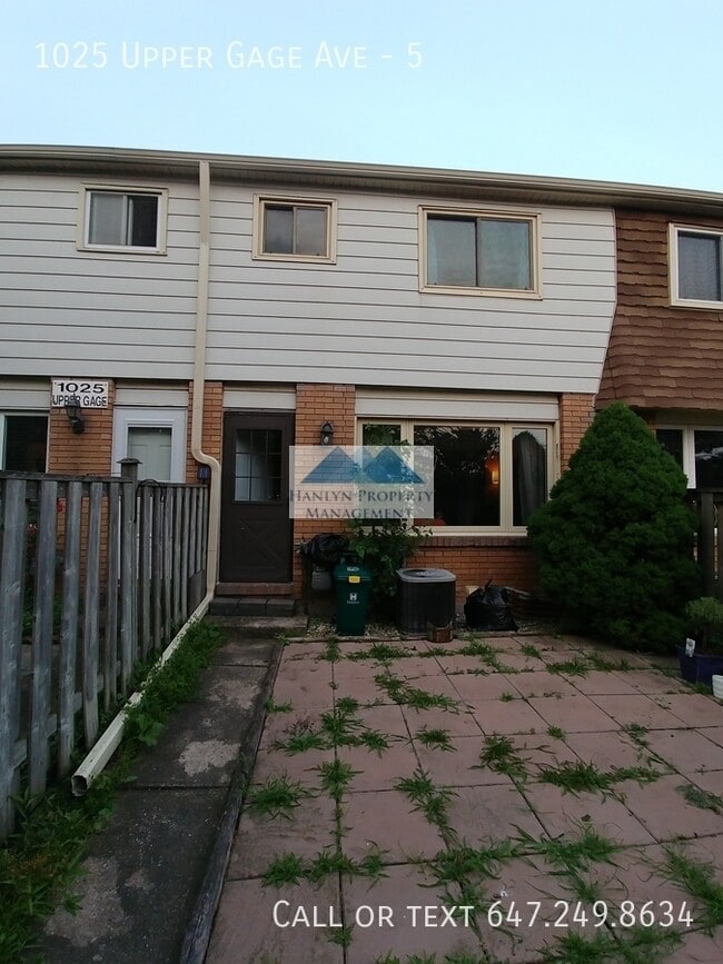 Building Photo - 3 Bedroom Townhouse on East Mountain