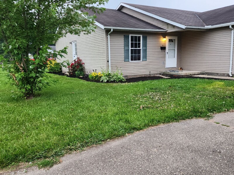 Primary Photo - 647 Mosgrove St