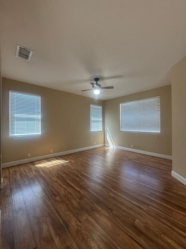 Building Photo - Charming 3 Bedroom, 2 Bathroom Home Elk Grove