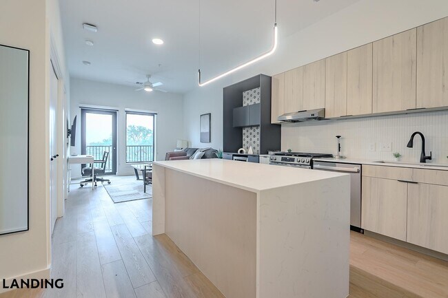 Foto del edificio - 2623 Keene St