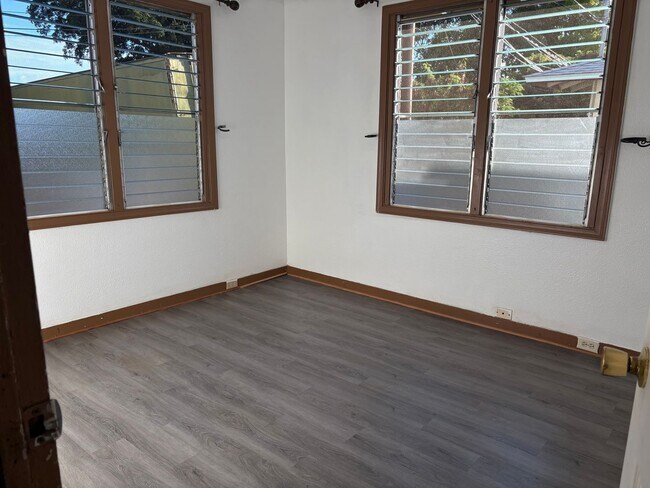 Foto del edificio - Three Bedroom Home
