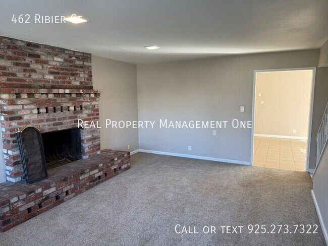 Building Photo - 462 Ribier Ct