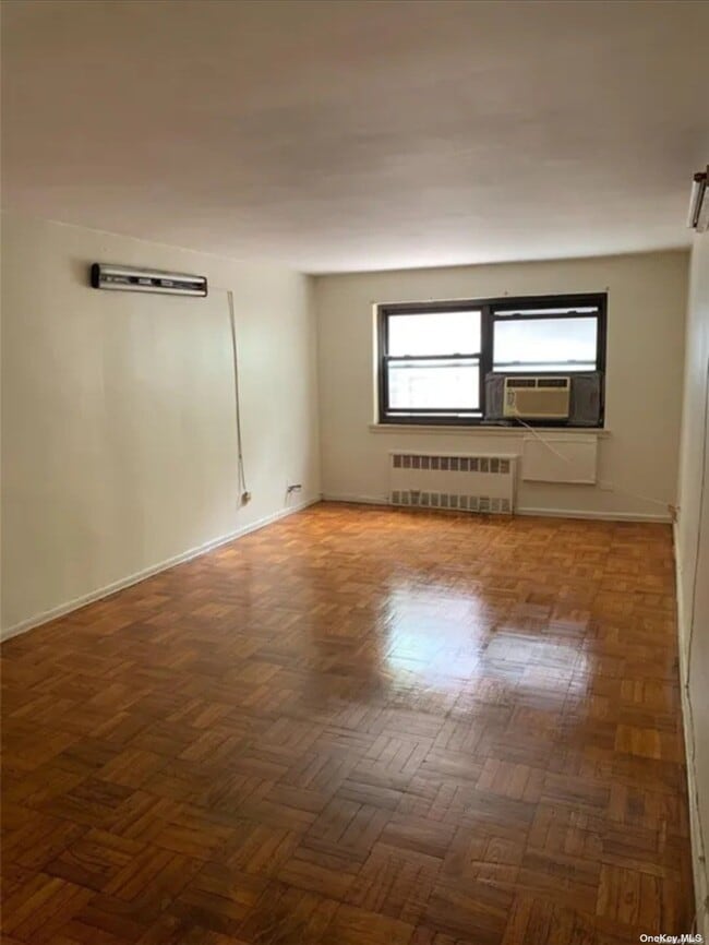 Building Photo - 94-31 60th Ave