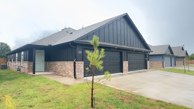 Photo - 11509 University Drive House