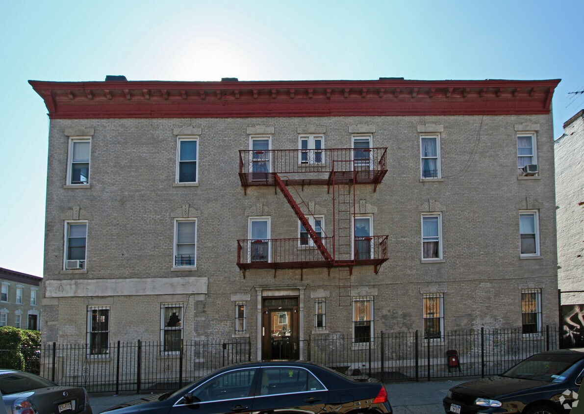 Primary Photo - 2822 Avenue D