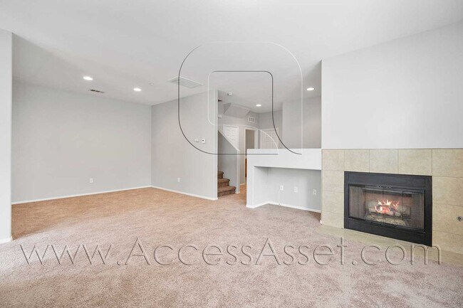 Foto del edificio - Charming 3 Bedroom/2.5 Bath Townhouse In L...